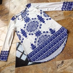 Favolook white/blue NWT long sleeved tunic/dress